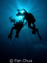 two photographer doing safety stop !!! by Pan Chua 